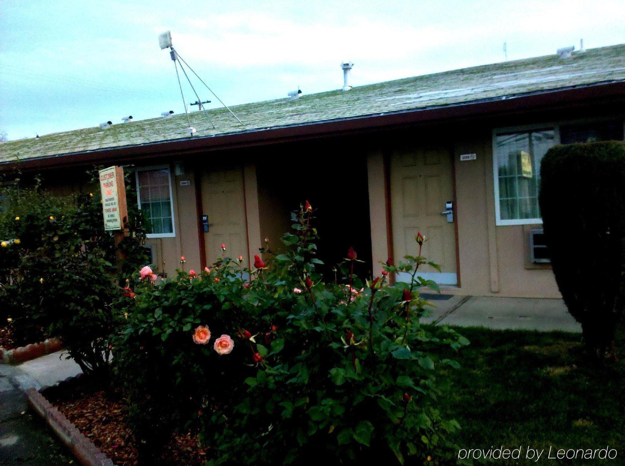 Maple Inn And Suites Los Banos Bagian luar foto