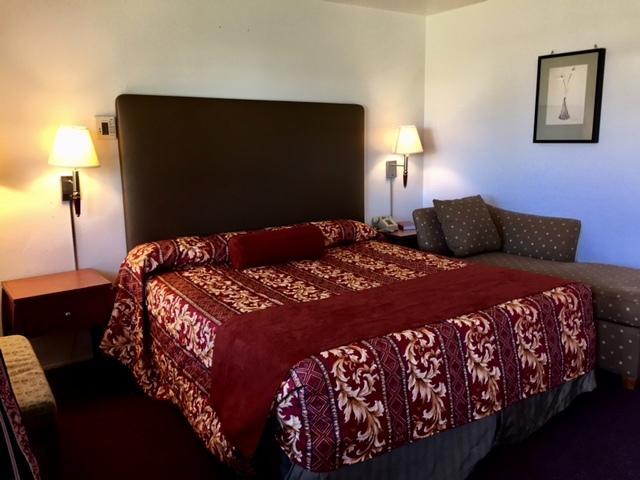 Maple Inn And Suites Los Banos Bagian luar foto