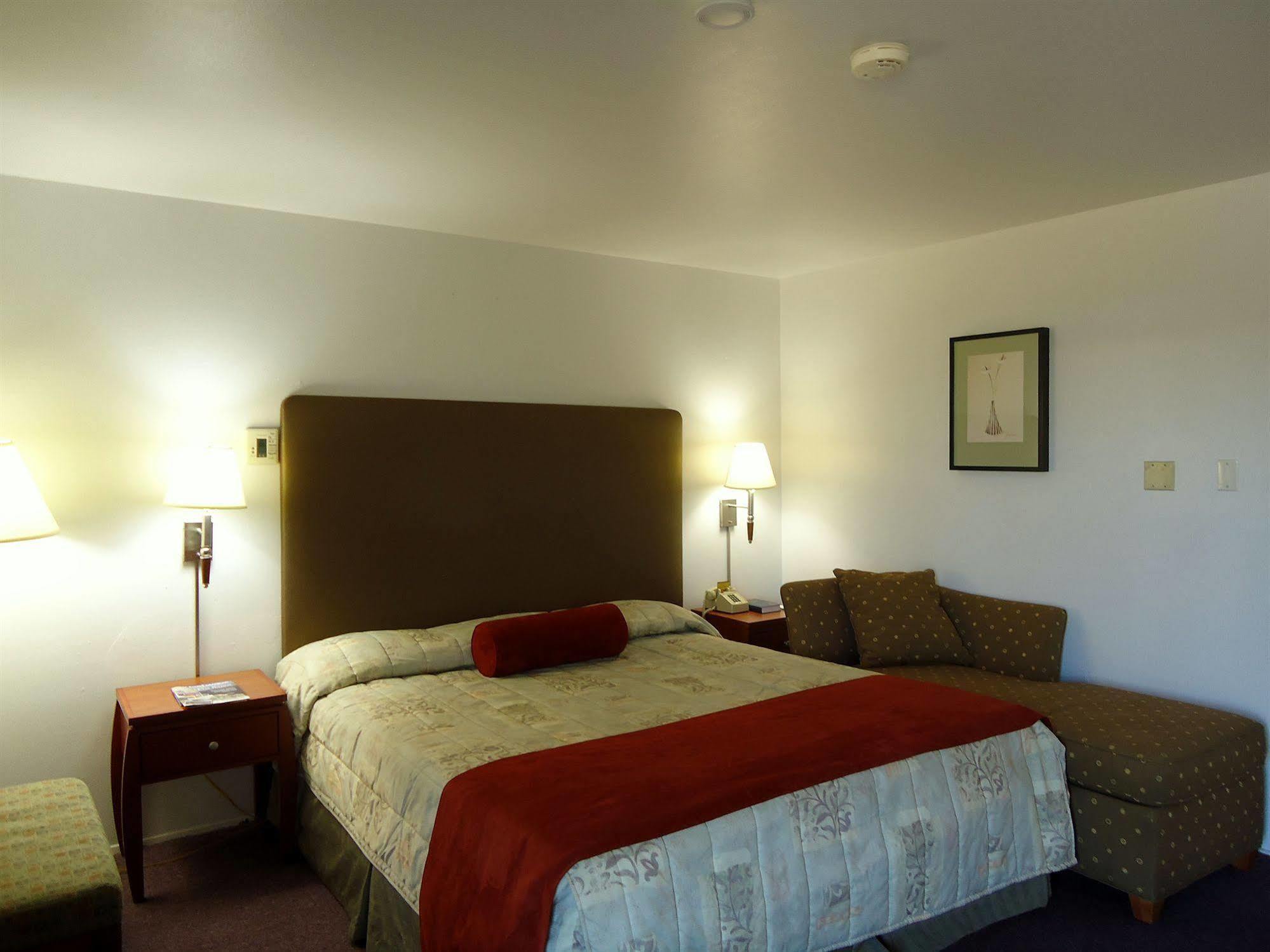 Maple Inn And Suites Los Banos Bagian luar foto